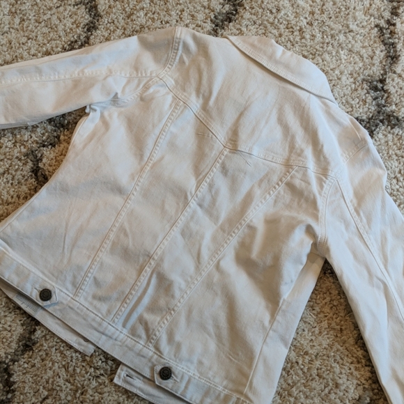 White jeans jacket NWT women's small - Picture 4 of 4